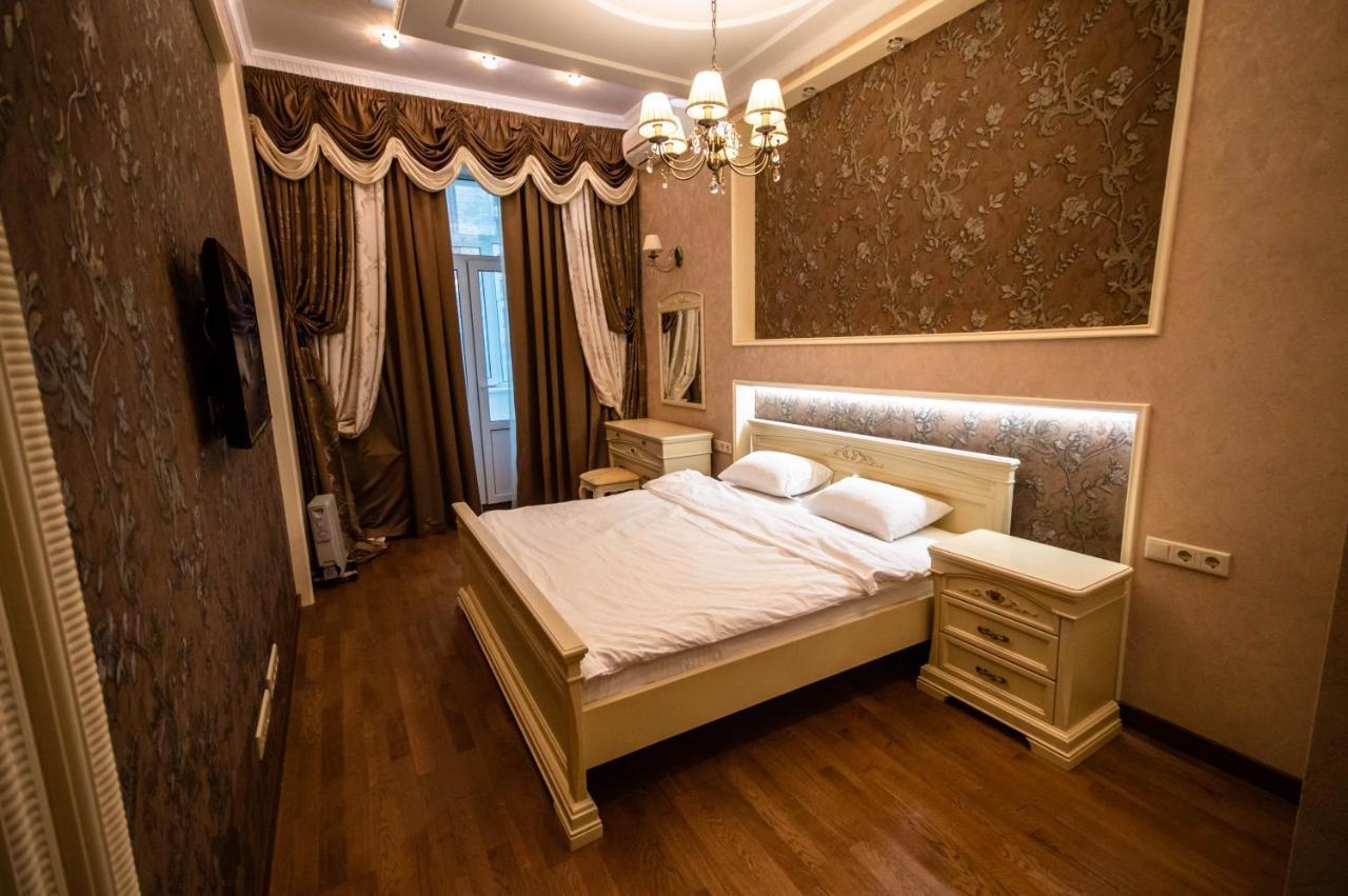 Kyiv Classic Apartment ภายนอก รูปภาพ