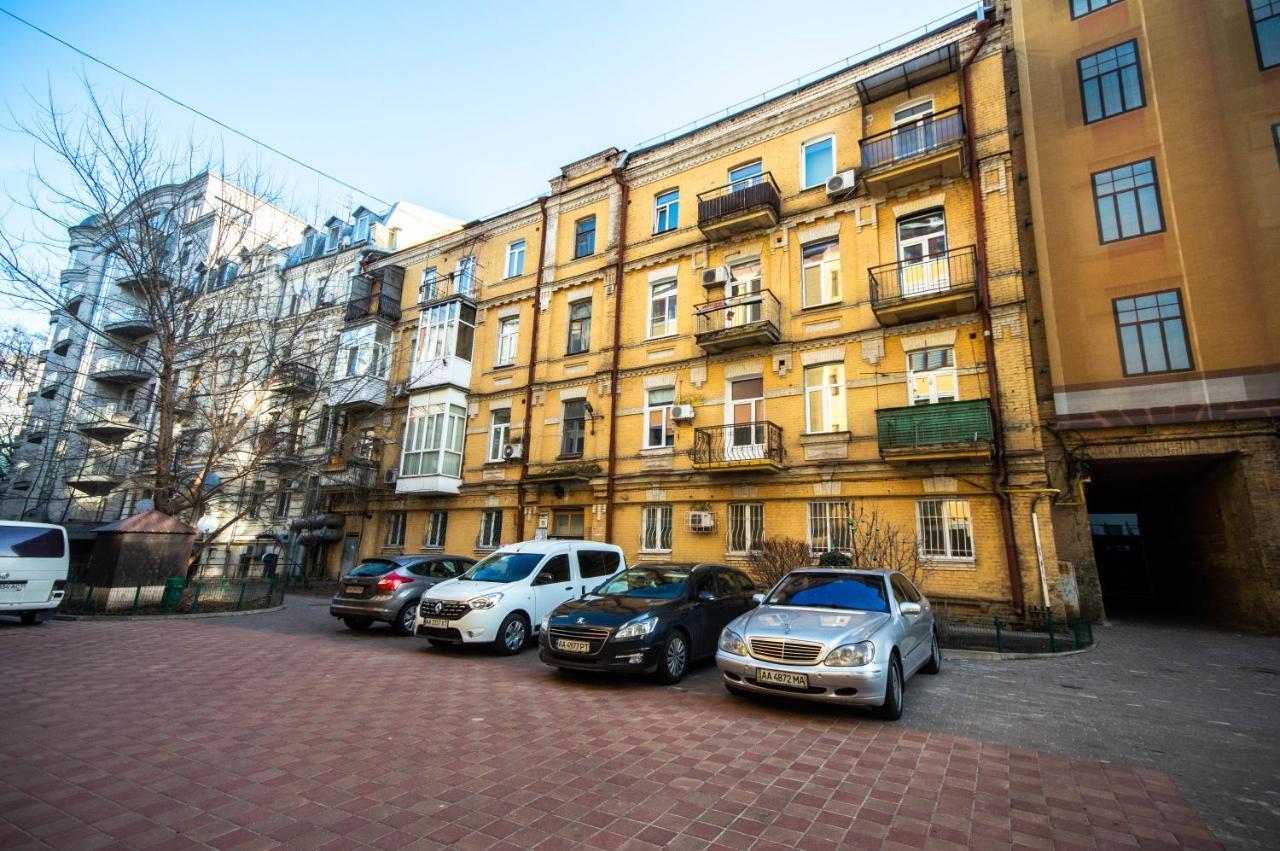 Kyiv Classic Apartment ภายนอก รูปภาพ